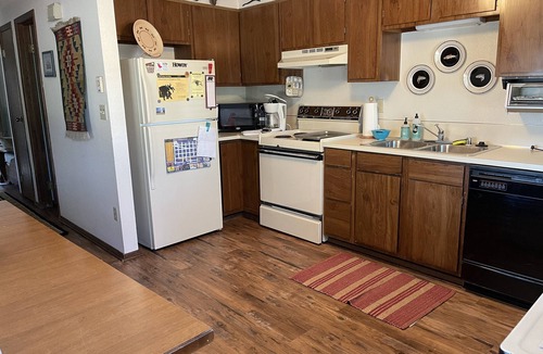 West Yellowstone House | Comfortable West Yellowstone Townhouse Sleeps 7-8/Basecamp to ADVENTURE