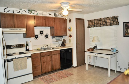 West Yellowstone House | Comfortable West Yellowstone Townhouse Sleeps 7-8/Basecamp to ADVENTURE