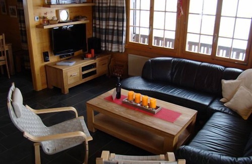 Graechen Ski Chalet | Comfortable wooden chalet in a location with pristine view in the mountains