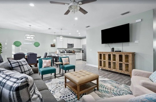 Laguna Beach Estates House | Comforts of home and just a 5 min walk to the beach! Plus private pool