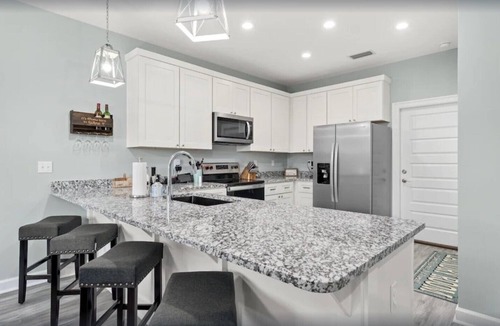 Laguna Beach Estates House | Comforts of home and just a 5 min walk to the beach! Plus private pool