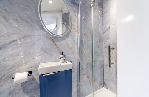 Highbury West Apartment | Comfty studio flat Finsbury park w/parking