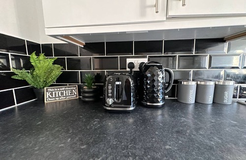 St Helens Apartment | Comfy 1 Bedroom Apartment