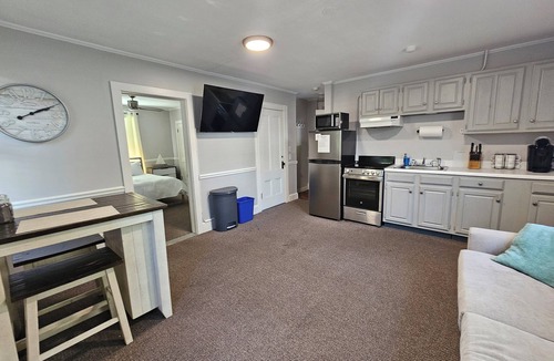 Historic Hill Apartment | Comfy 1 Bedroom near downtown