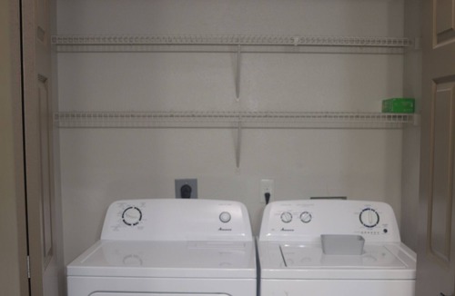 South Main Apartment | Comfy 1Bdr Apt MedCenter Mins from NRG & Downtown