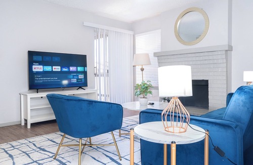 South Lamar Apartment | Comfy 1BR in SoLa 5 Minutes to Downtown with Free Parking