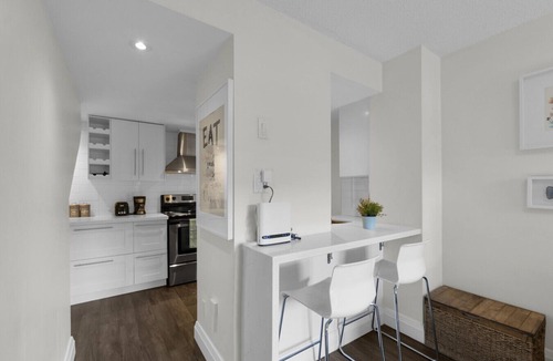 King West Village Hotel | Comfy 1BR - King West - Transit Access - Gym