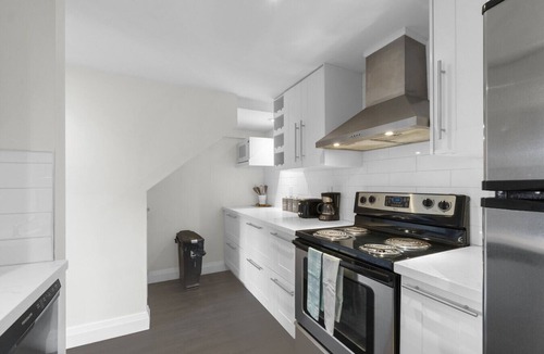 King West Village Hotel | Comfy 1BR - King West - Transit Access - Gym