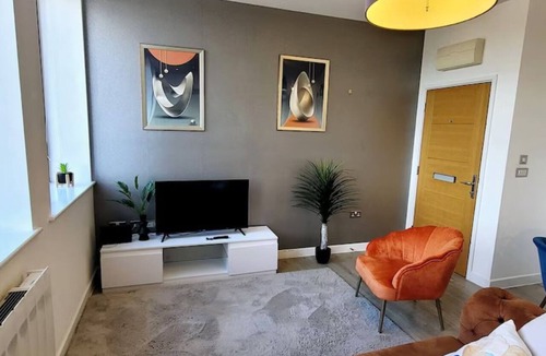Chelmsford Apartment | Comfy 2-Bed Flat in Chelmsford WiFi + Parking
