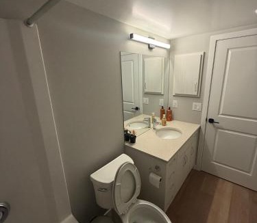 Fort Gary Apartment | Comfy 2 Bedroom Basement suite