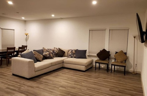 Iowa Colony House | Comfy 2 Bedrooms | Spacious | Clean