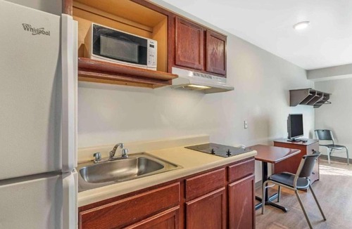 Little Rock Apartment | Comfy 2 Queen Beds,Nsmk Kitchen|Studio 6 Little Rock