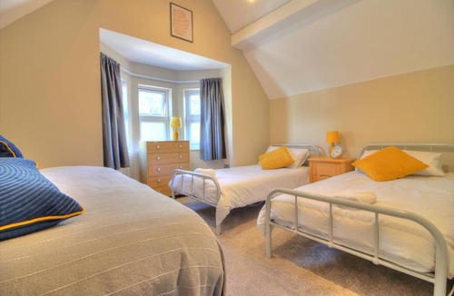 Reading Apartment | Comfy 2BR/2BTH APT in Central Reading w/ Parking