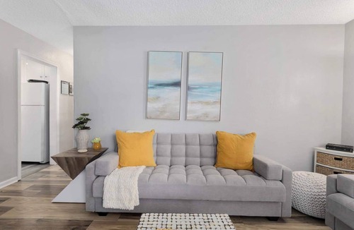 Olathe House | Comfy 2BR Home KingBeds|Shopping|WorldCup26 Olathe