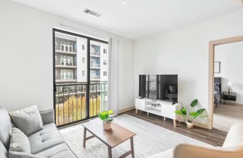 Five Points South Apartment | Comfy 2BR in Mid-Rise Perfect for Groups