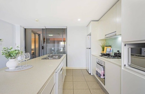 Parramatta Apartment | Comfy 2BR in Parramatta central with free parking