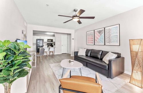 Pleasant Valley Apartment | Comfy 2BR King Suite w Gym close to DT