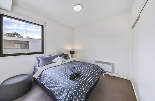 Kensington Apartment | Comfy 2BR Suite Near Flemington Races, FREE Parking