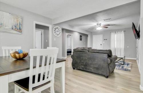 Bridge City House | Comfy 3 bedroom home w/fenced yard
