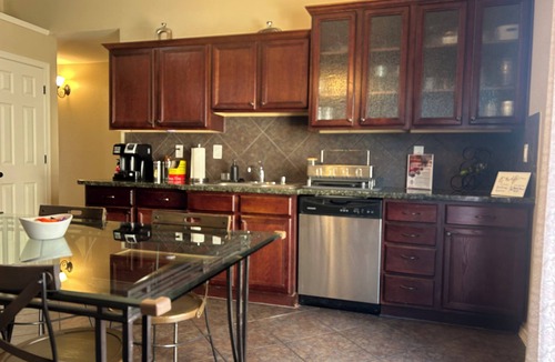 Biggs Field House | Comfy 3-bedroom Home with Amenities for Long Term Stays
