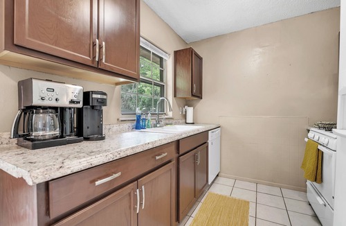 Georgetown House | Comfy 3-bedroom house with WiFi and AC in Georgetown