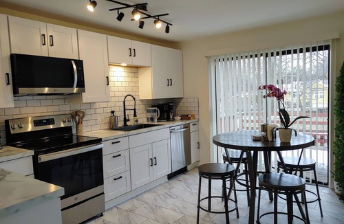 Merriam House | Comfy 3-Bedroom House in Merriam