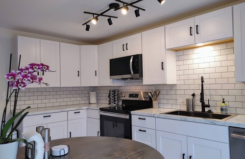 Merriam House | Comfy 3-Bedroom House in Merriam