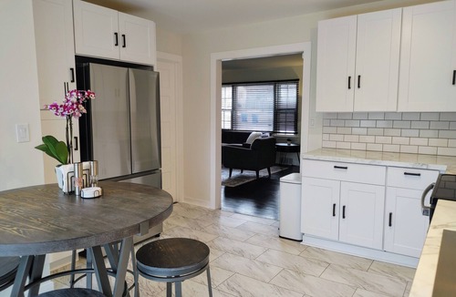 Merriam House | Comfy 3-Bedroom House in Merriam