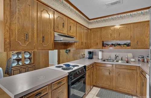 Shreveport House | Comfy 3-bedroom Retreat With 2 Full Bathrooms and Large Fenced backyard
