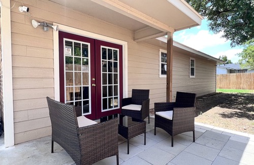 Pecan Tree - McCullough House | Comfy 3Bed/2Bath. EZ Access to Santa's Wonderland