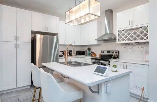 Woodstock House | Comfy 3bed Woodstock Escape Upper Level home with 2nd floor Living Room,AC +more