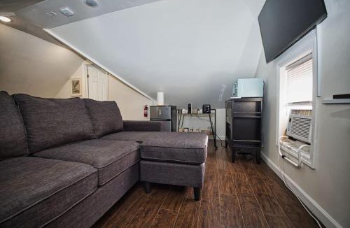 Ridgefield Park Apartment | Comfy 3rd Floor Studio Near NYC