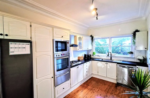 Miranda Villa | Comfy 4 Bedroms Corner House