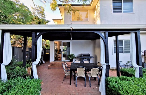 Miranda Villa | Comfy 4 Bedroms Corner House