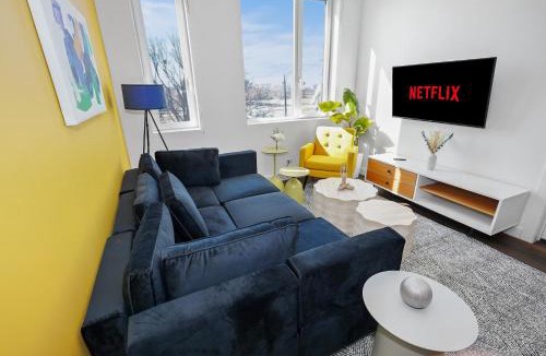 Near South Side Apartment | Comfy 4BR Retreat Near Museum Campus & McCormick