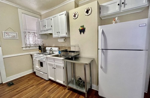 Pueblo Apartment | Comfy Abode For Traveling Professionals
