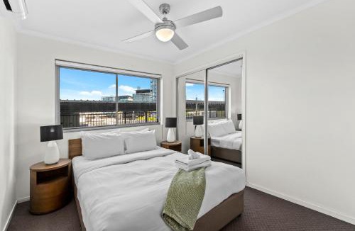 Bowen Hills Apartment | Comfy and Bright Apartment with HUGE Balcony!