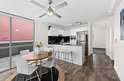 Bowen Hills Apartment | Comfy and Bright Apartment with HUGE Balcony!