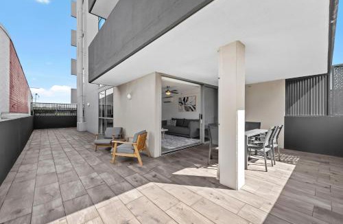 Bowen Hills Apartment | Comfy and Bright Apartment with HUGE Balcony!