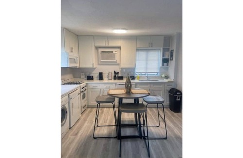 Fairview Shores Apartment | Comfy and Charming -A 1 Bedroom Duplex Apartment