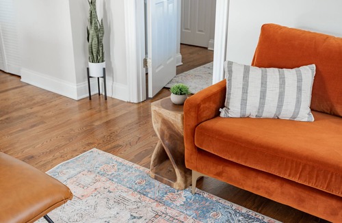 West Ridge Apartment | Comfy and Chic Escape 2BR and 2BA in Little India
