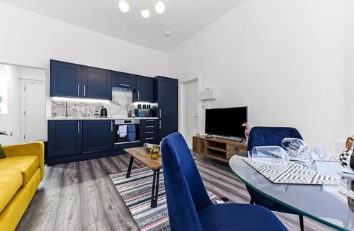Crouch End Apartment | Comfy and Contemporary One Bedroom Flat