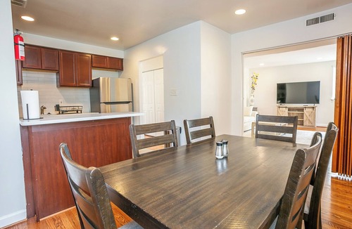Nauck Apartment | Comfy and Cozy - Min from National Mall