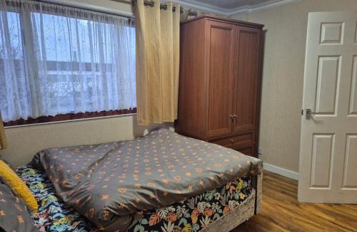 Stonnall House | Comfy and modern private room in Birmingham