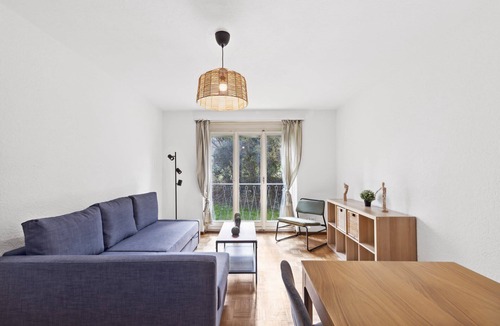 Center Apartment | Comfy Apartment in Calm Area