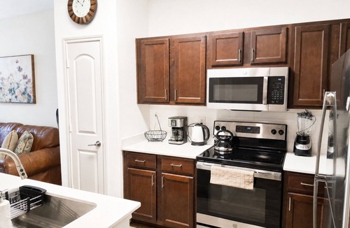 Frisco Apartment | Comfy Apartment in Frisco - Walk to Stonebriar - King Bed - Cozy & Convenient