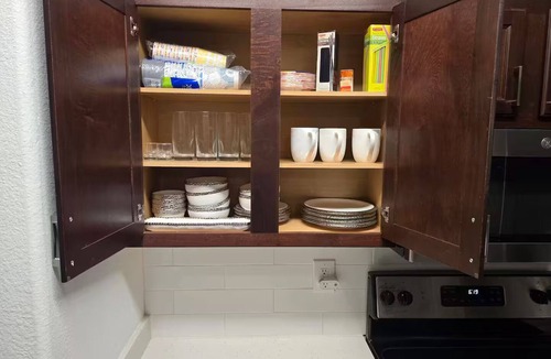 Frisco Apartment | Comfy Apartment in Frisco - Walk to Stonebriar - King Bed - Cozy & Convenient