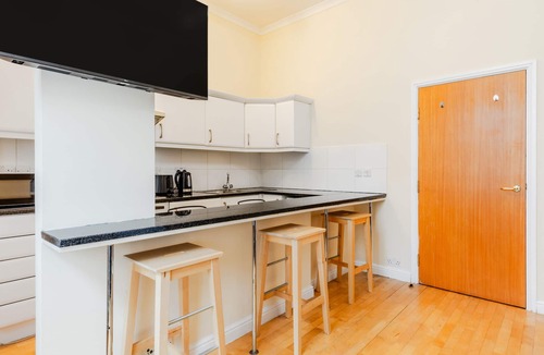 Lancaster Gate Apartment | Comfy Apartments in Queensway