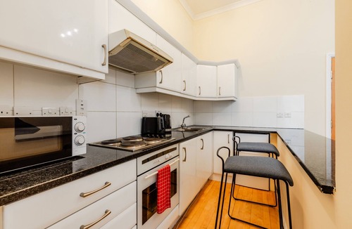 Lancaster Gate Apartment | Comfy Apartments in Queensway