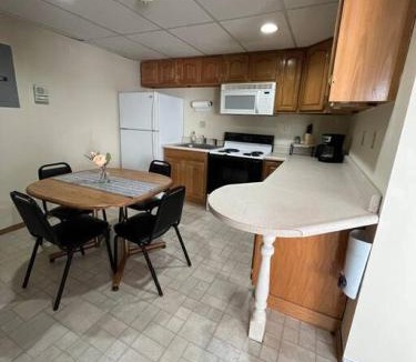 Sayre Apartment | Comfy Apt near Guthrie RPH Sayre
